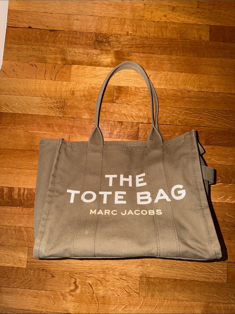 Marc Jacobs The Tote Bag in Olive Large